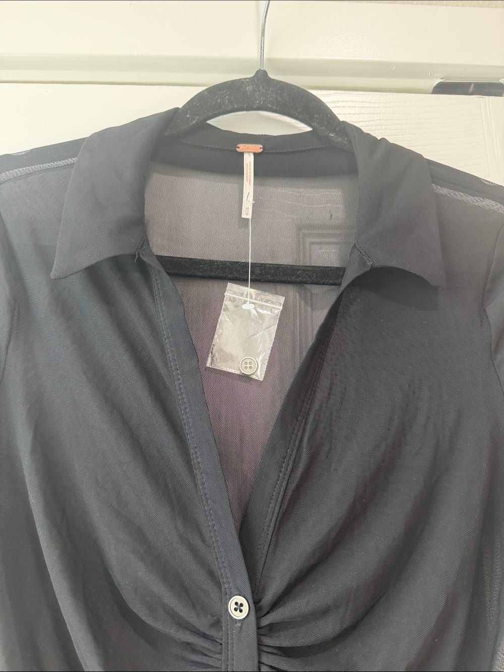 NWOT Free People Black Ruched Button-Front Women’s Top Medium - Picture 2 of 6
